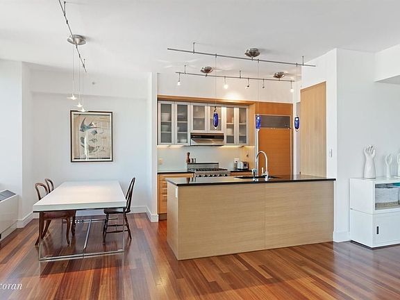 3rd image of 30 West St APT 12F