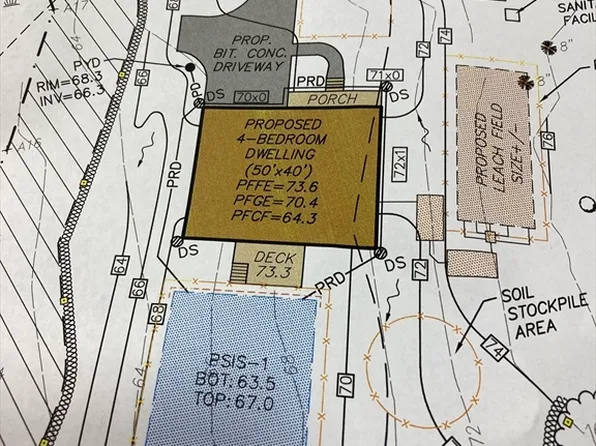 53 Longmeadow Dr, Rowley, MA 01969