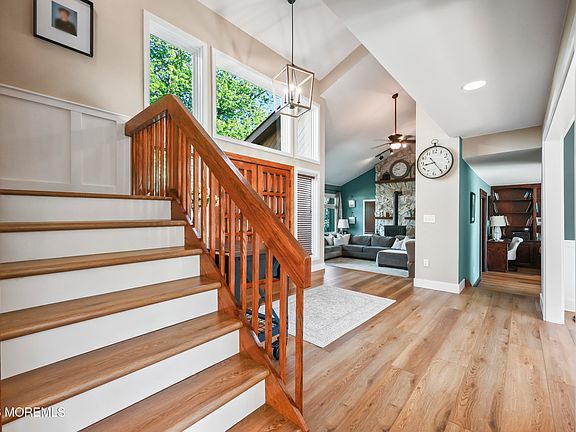 4th image of 710 Wellesley Road