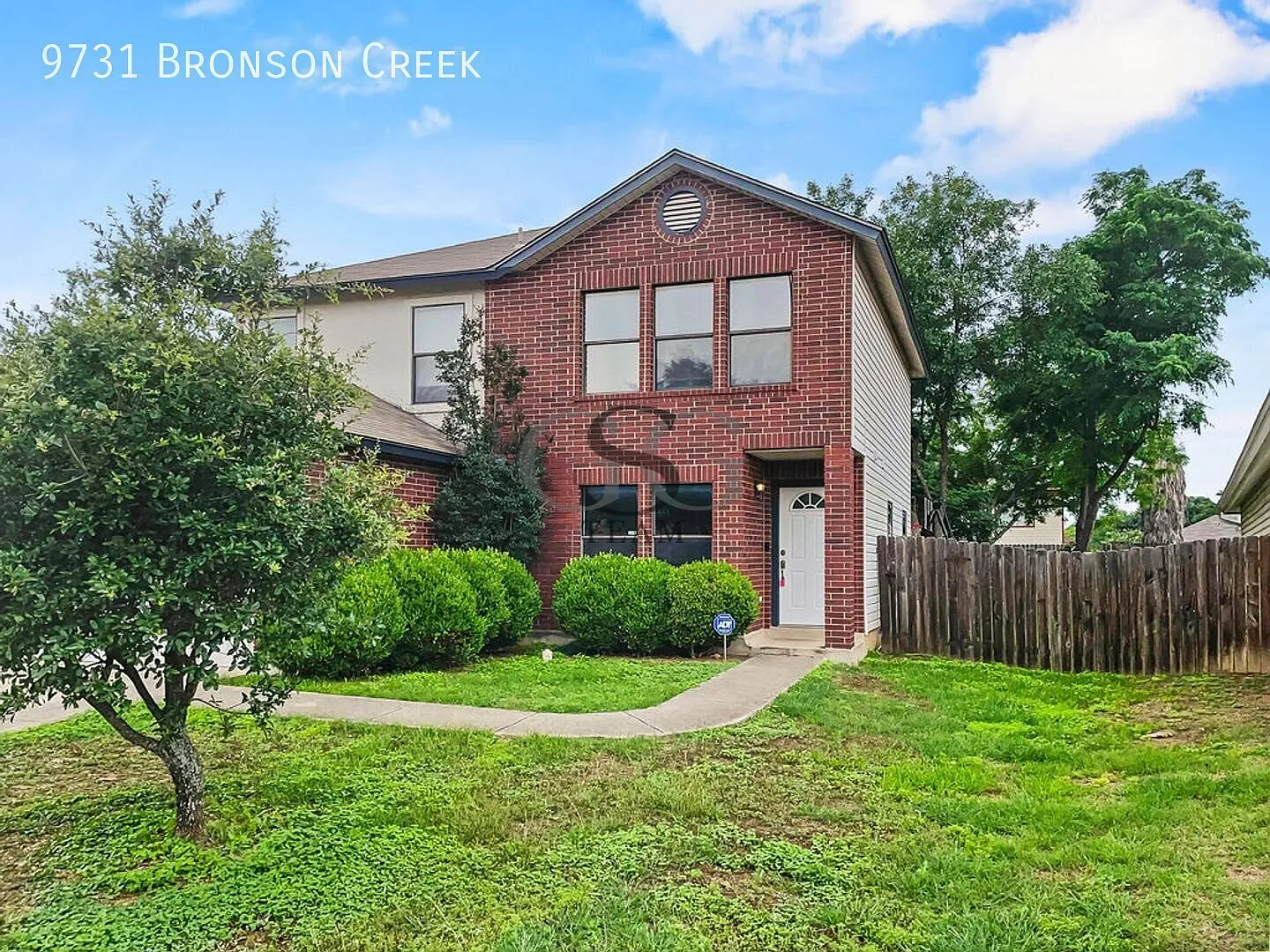 Bright & Spacious 3BR Home with Open-Concept Living — Photo 2