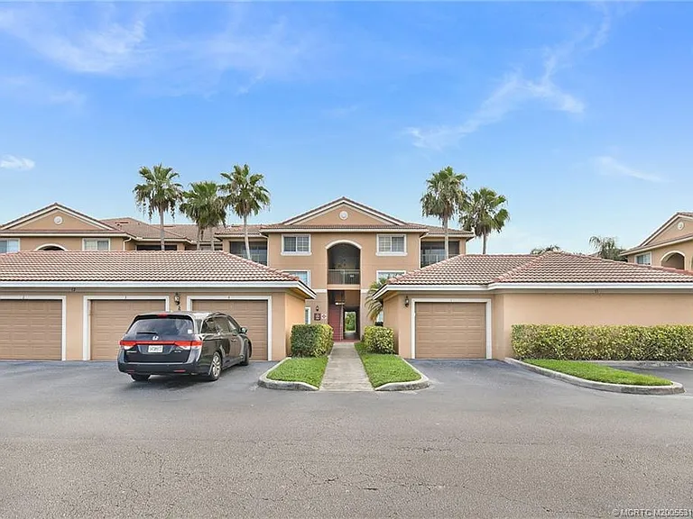 3765 NW Mediterranean Ln — Photo 1