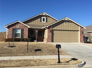 10918 N 117th Pl E, Owasso, OK 74055