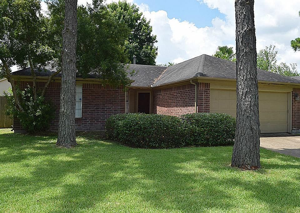 1st image of 16311 Camino Del Sol Dr