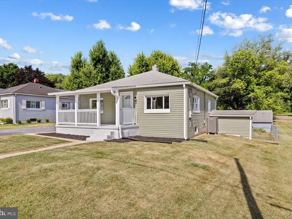 498 Bernice Ave, Martinsburg, WV 25405