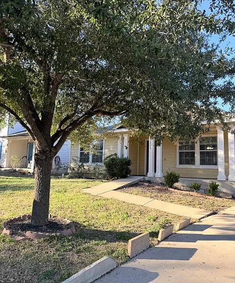 17808 Golden Valley Dr — Photo 2