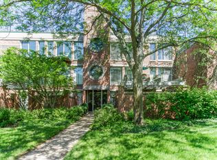 5040 Arbor Ln UNIT 201, Northfield, IL 60093