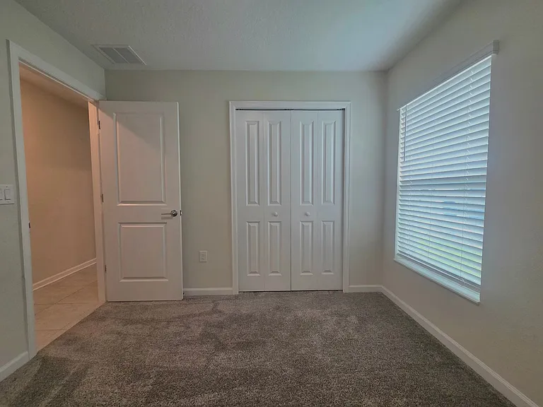 327 Macarthur St — Photo 19