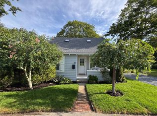 69 Congdon St, Narragansett, RI 02882