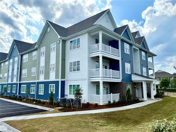 1720 Vankar Dr #206, Virginia Beach, VA 23456