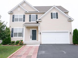 18006 Cavalier Ct, Hagerstown, MD