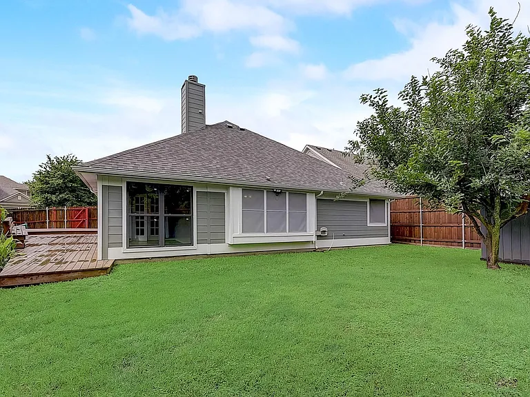 9764 Old Field Dr — Photo 6