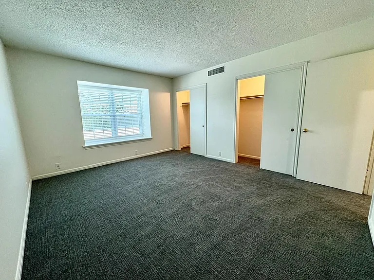 2601 Bellefontaine St #B301 — Photo 23