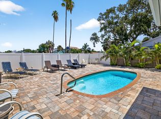 1008 1st St, Indian Rocks Beach, FL 33785