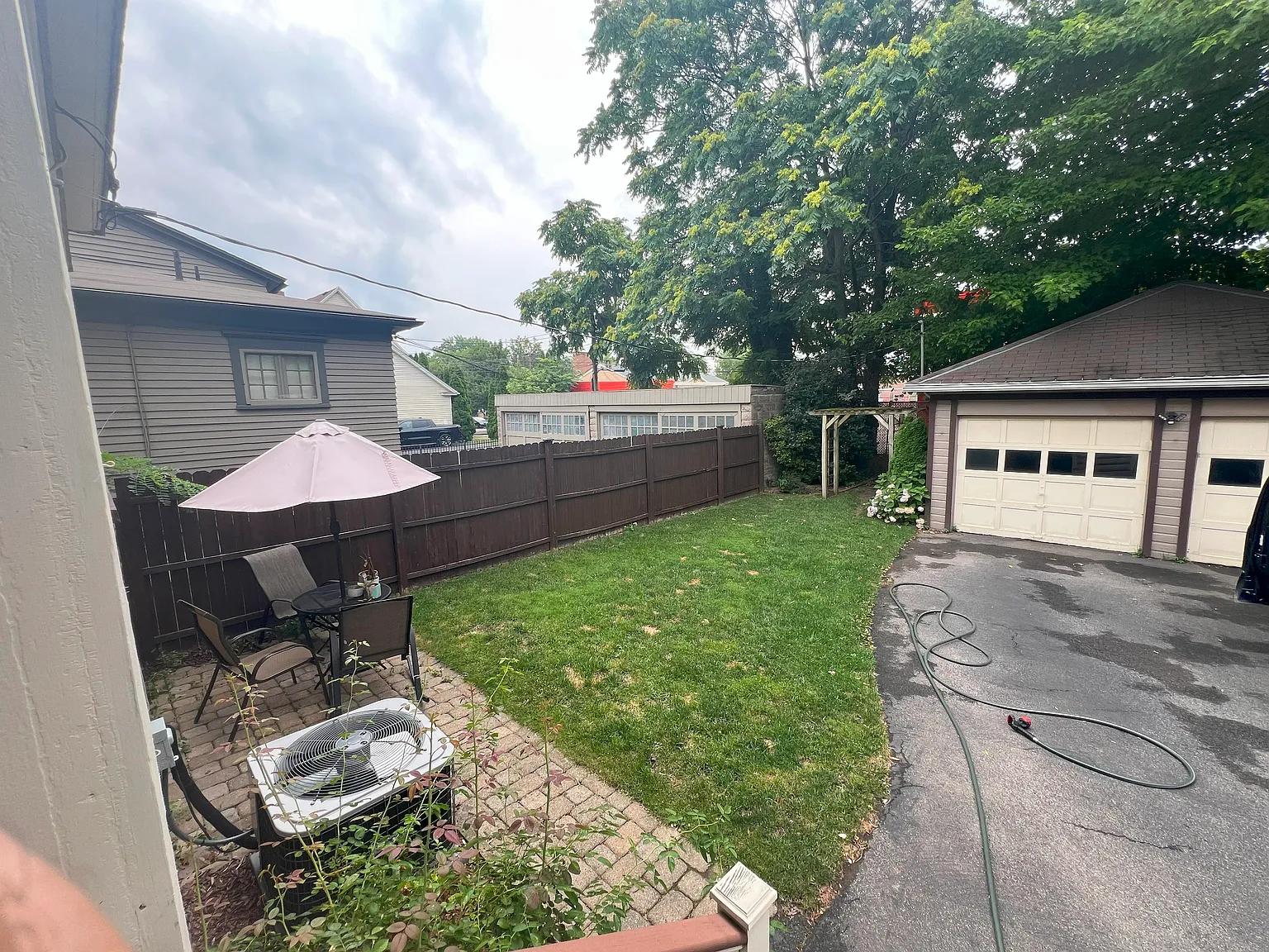 3 bed, 1.5 bath, 2021 sqft, $3,000 — Photo 2