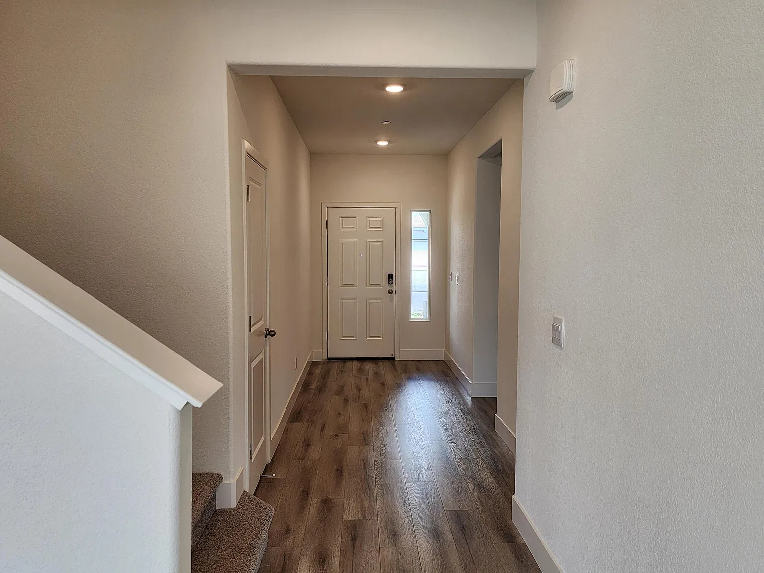 5 bed, 2537 sqft, $3,300 — Photo 2