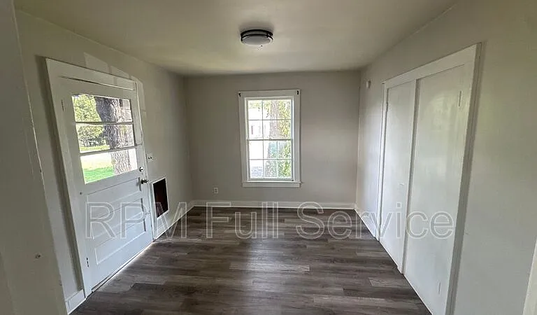 423 Maple St #B — Photo 8