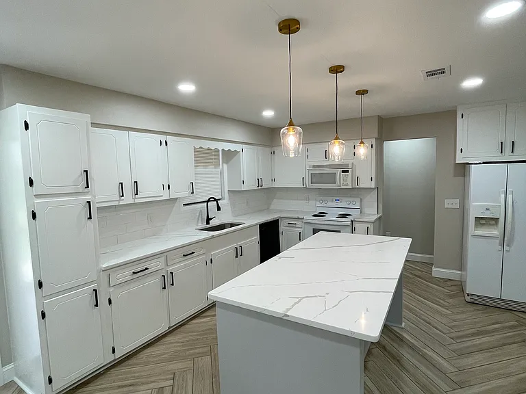 104 N Woodland Dr — Photo 5
