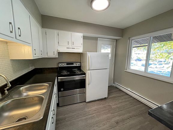 5th image of 7522 Hazelcrest Dr APT F