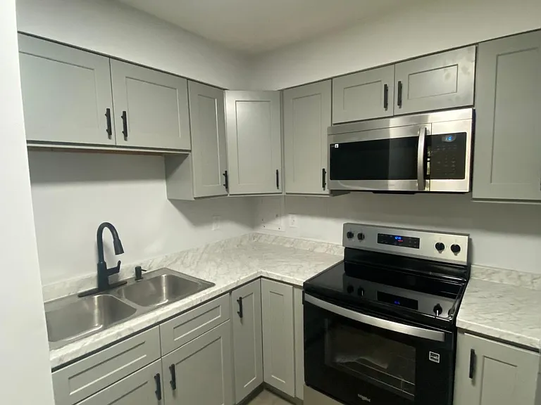 Riverside Apartments — Photo 1