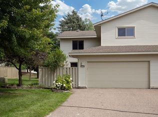881 Monterey Dr, Shoreview, MN 55126