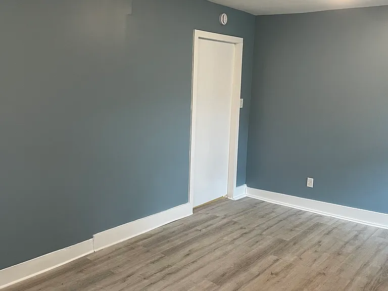 15 S Perry St #3 — Photo 4