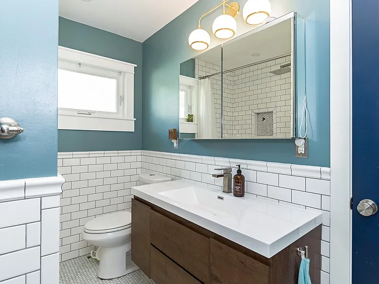 1612 N Roosevelt Ave — Photo 9