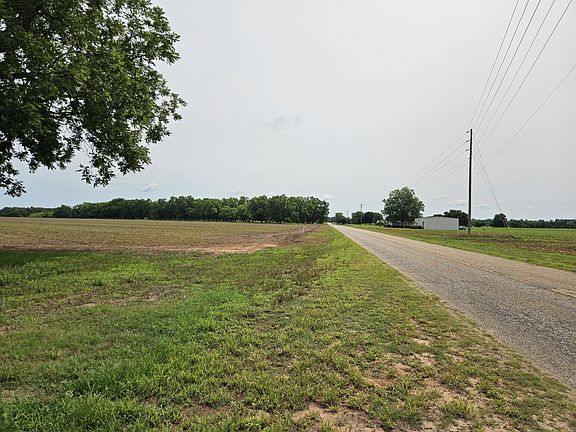 1/4 mile pave road frontage