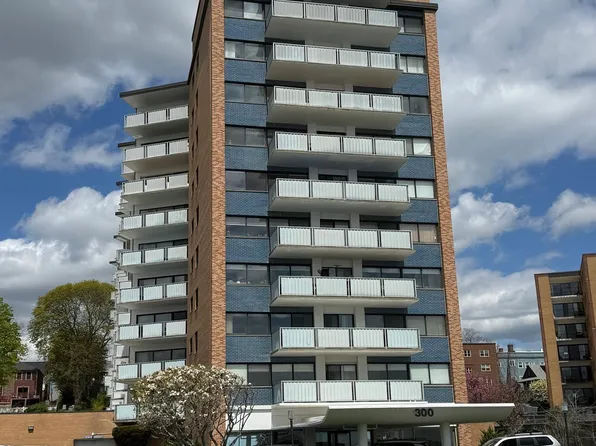 300 Lynn Shore Dr APT 207, Lynn, MA 01902