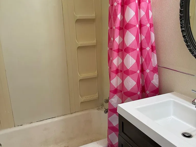 49 W Princess St #2 — Photo 3