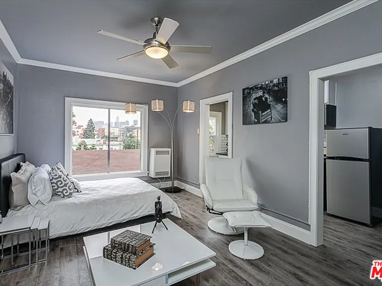 2921 Francis Ave., Los Angeles — Photo 2
