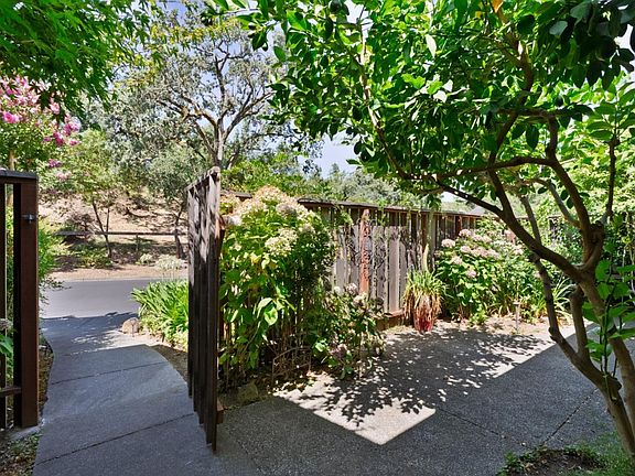 5th image of 2596 Hidden Valley Ln