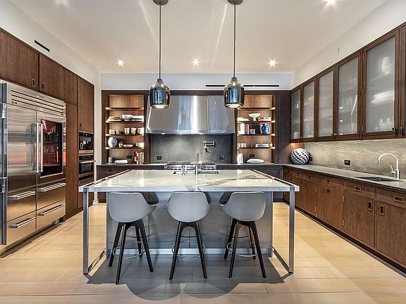4th image of 443 Greenwich St APT 4F