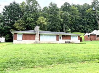 157 Ash Ln, Prestonsburg, KY 41653