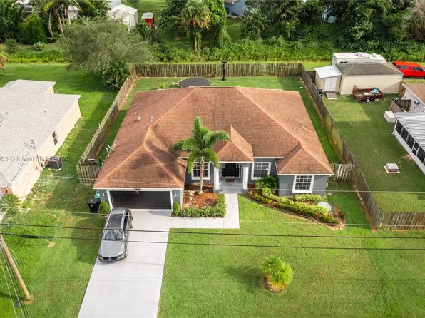 1016 SW McComkle Ave, Port Saint Lucie, FL 34953