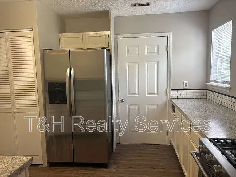 1335 Millridge Dr — Photo 7