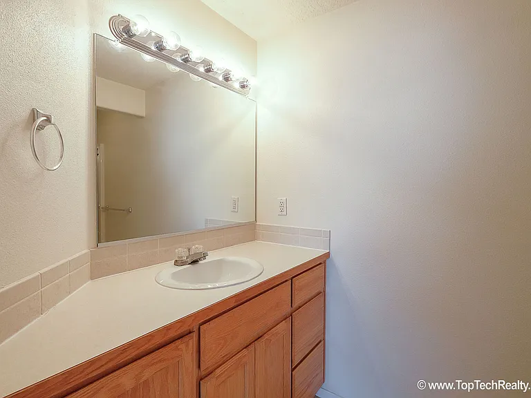 6554 NE Forest Ln — Photo 5