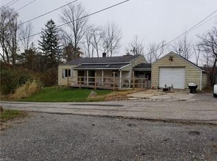 15426 Crampton Dr, Burton, OH 44021