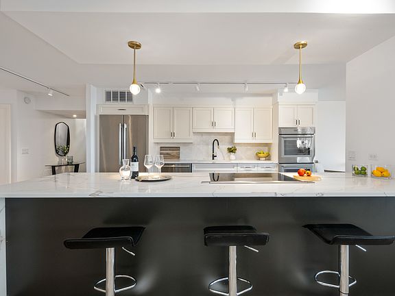 4th image of 1212 N Lake Shore Dr APT 25AS