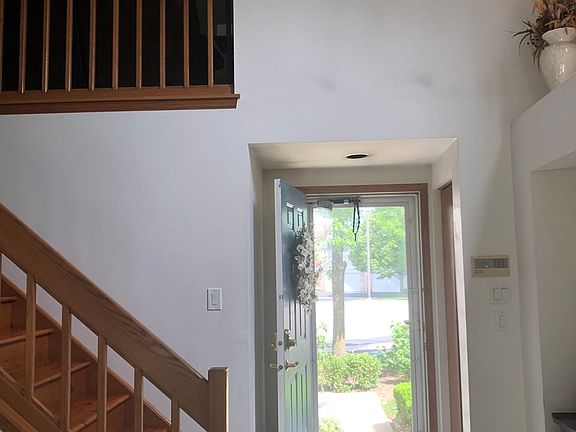 3rd image of 213 Carlisle Ave
