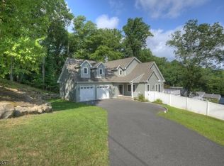 30 Mountain Rd, Denville, NJ 07834
