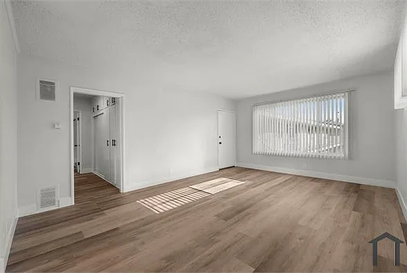 3933 Nicolet Ave #12 — Photo 13