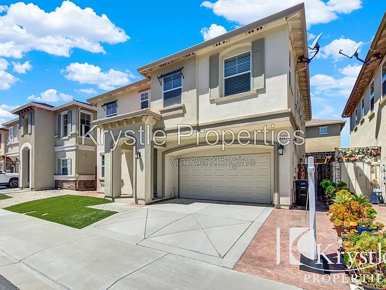 1649 Roma Dr — Photo 3