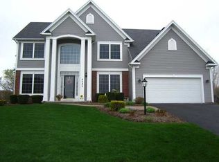 6682 Camden Hill Dr, Victor, NY 14564