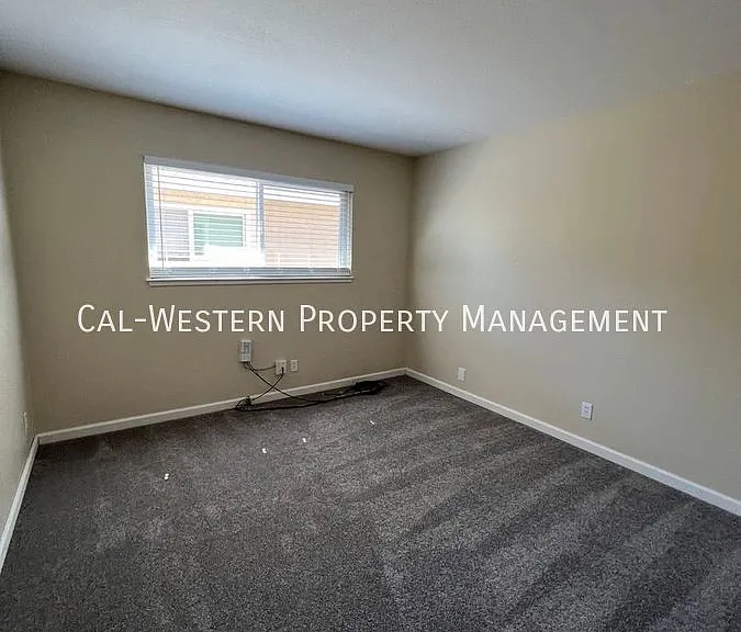 3747 Underwood Dr #4 — Photo 7