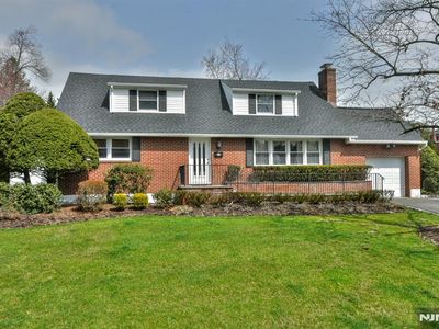 28 Pine Dr, Park Ridge, NJ, 07656