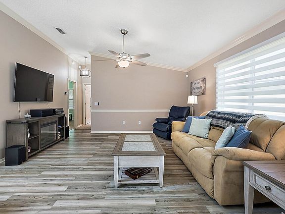 3rd image of 1664 Campos Dr