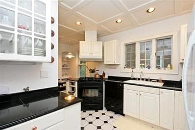 3rd image of 6309 N Le Mai Ave