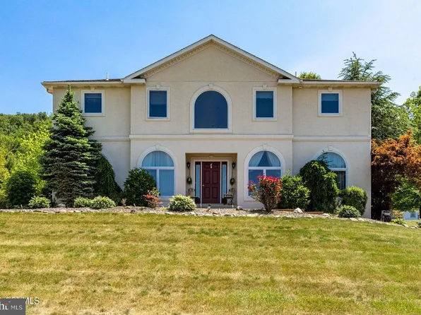 2 Sycamore St, Elysburg, PA 17824