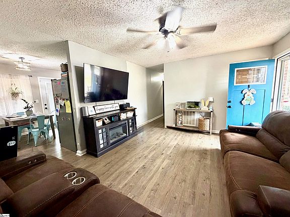 3rd image of 402 Calhoun St