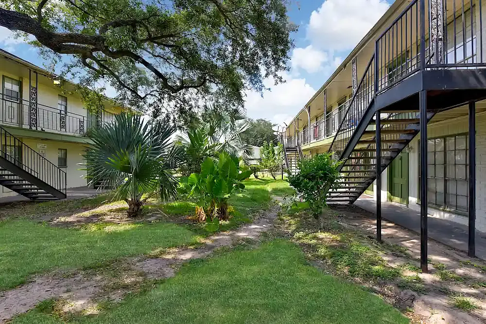 Glen Willow Apartments — Photo 1